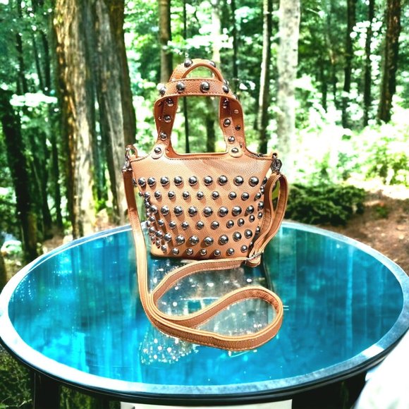 VGC rare, dusky pink studded handbag, fantastic condition inside & out, w. strap - Picture 2 of 16